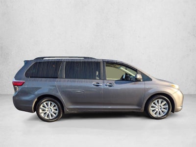 2017 Toyota Sienna XLE Premium AWD 7-Passenger (Natl)