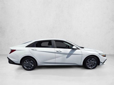2024 Hyundai ELANTRA SEL IVT