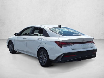 2024 Hyundai ELANTRA SEL IVT