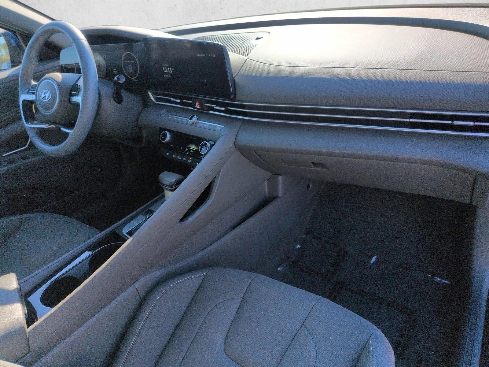 2023 Hyundai ELANTRA SEL IVT