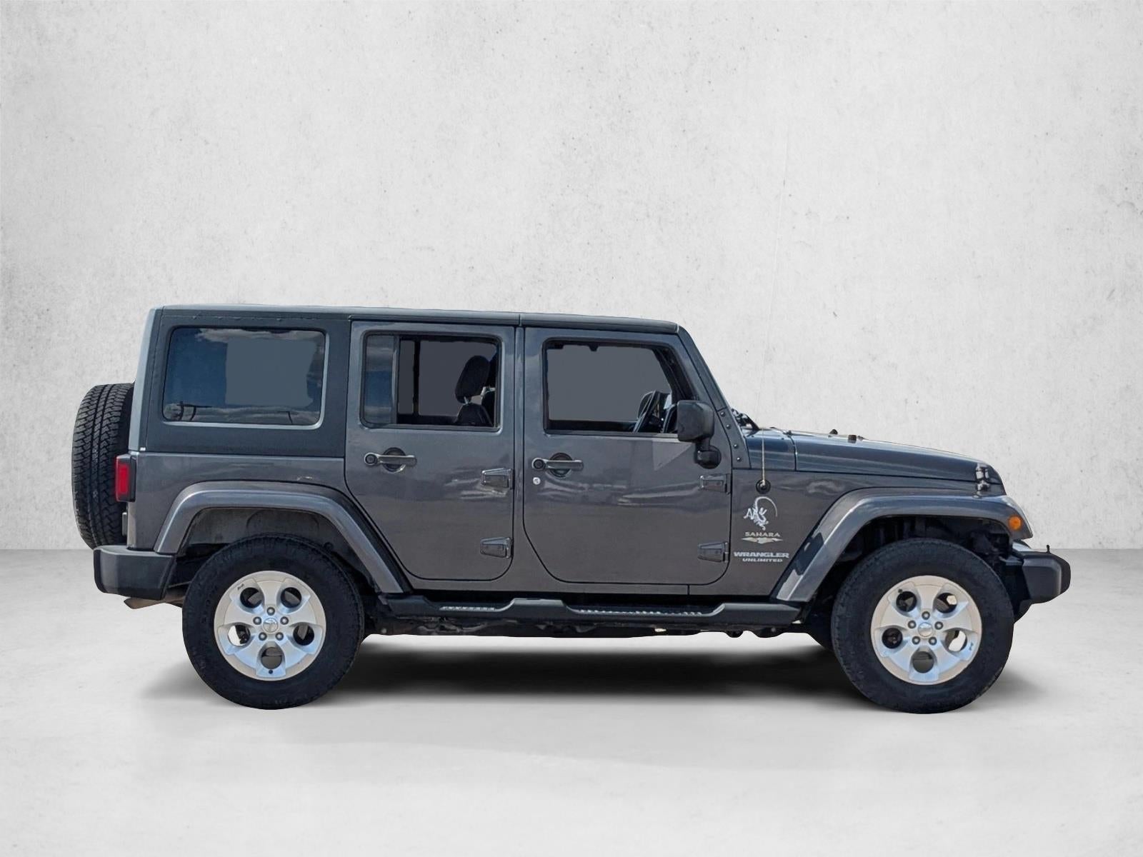 2014 Jeep Wrangler Unlimited 4WD 4dr Sahara