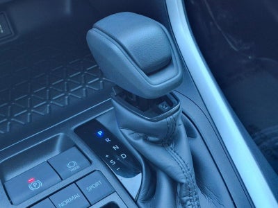 2025 Toyota RAV4 XLE FWD (GS)