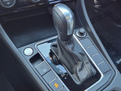 2021 Volkswagen Jetta R-Line Auto