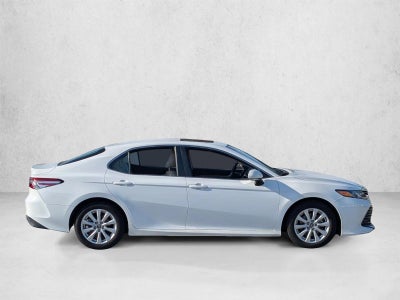 2018 Toyota Camry LE Auto (SE)