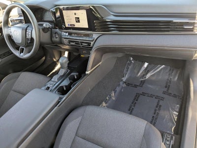 2025 Toyota Camry LE (SE)