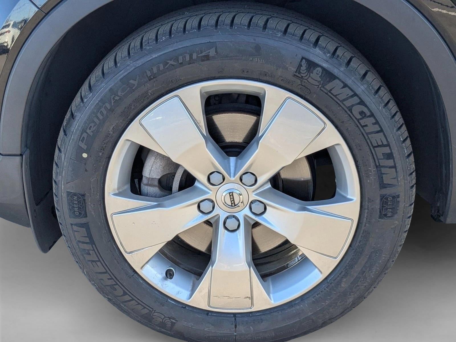 2020 Volvo XC40 T4 FWD Momentum