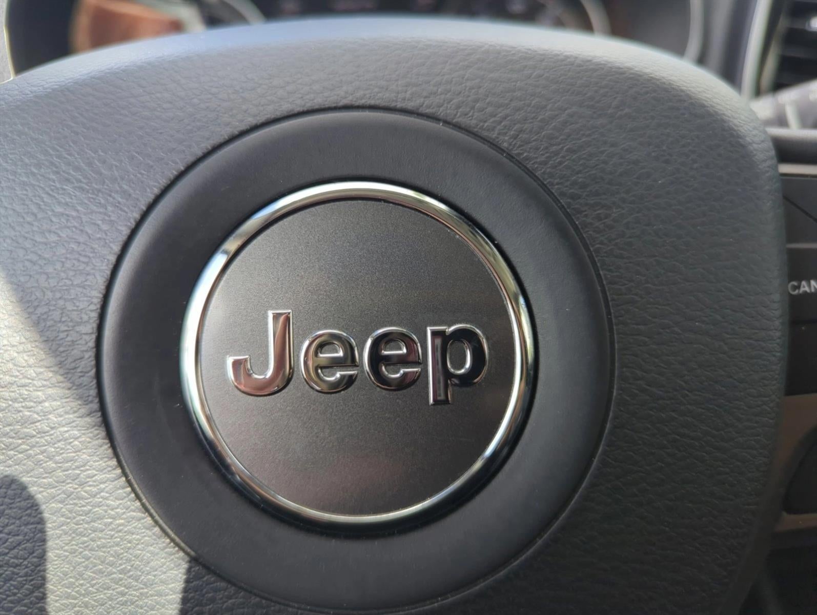 2020 Jeep Cherokee Limited FWD