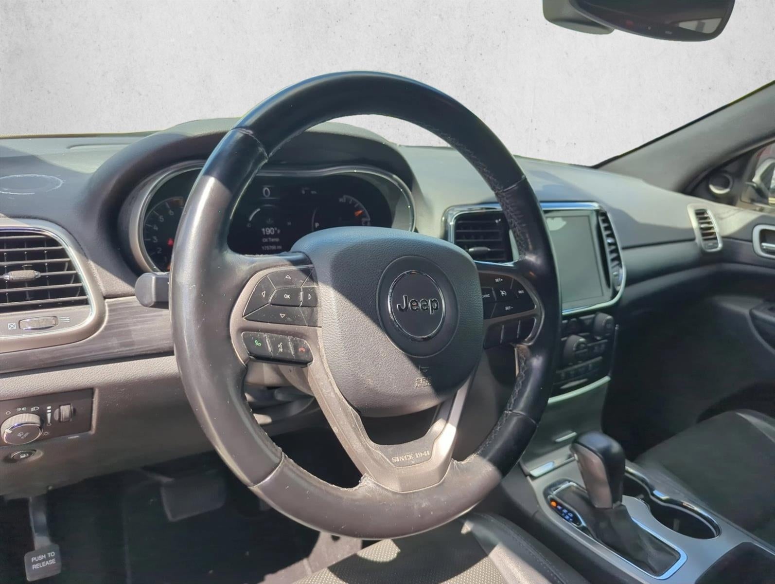 2019 Jeep Grand Cherokee Laredo E 4x2