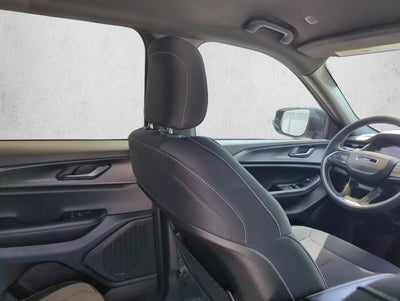2025 Jeep Grand Cherokee Laredo 4x2