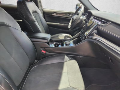 2023 Jeep Grand Cherokee Altitude 4x2