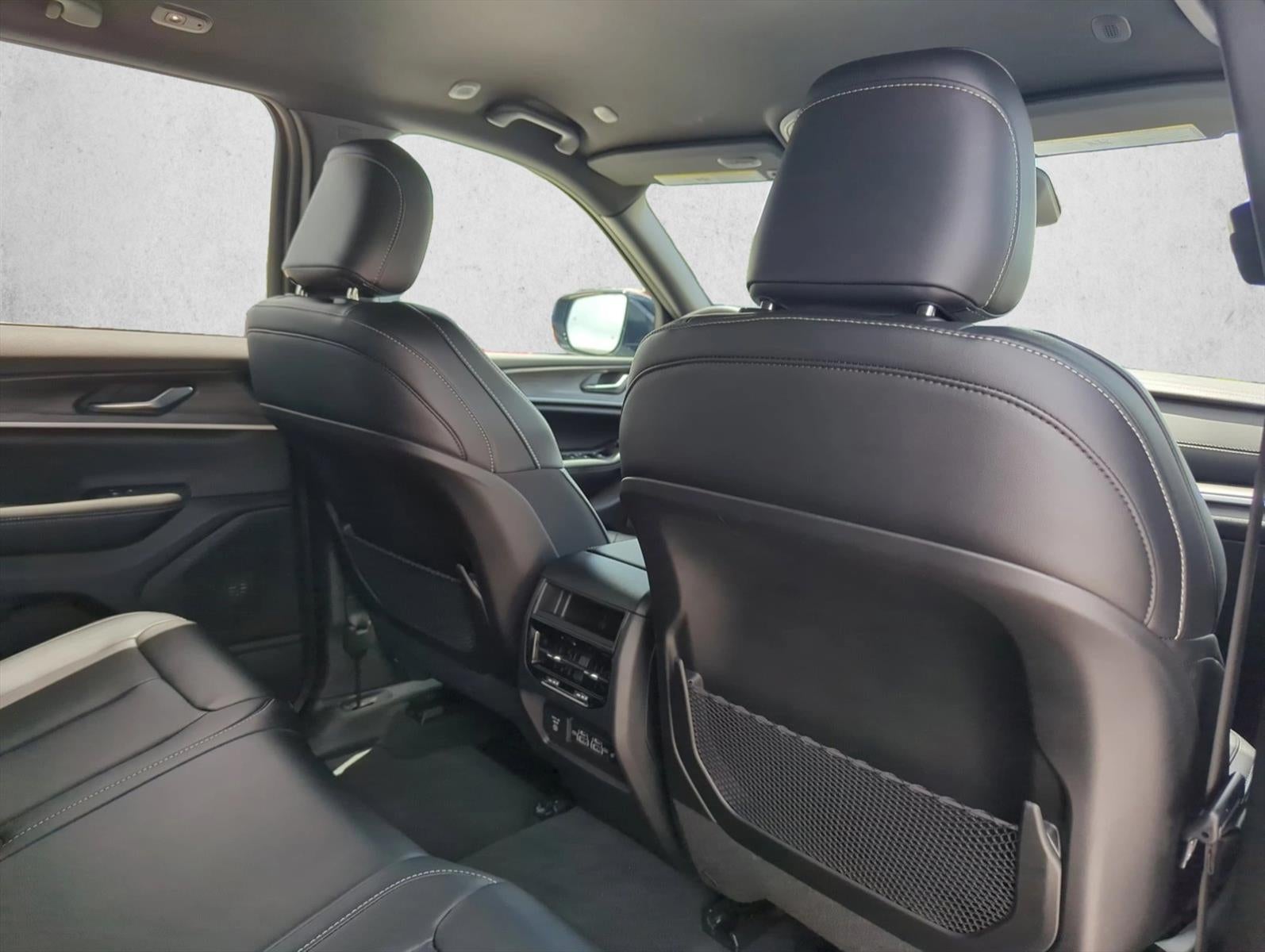 2025 Jeep Grand Cherokee Limited 4x2
