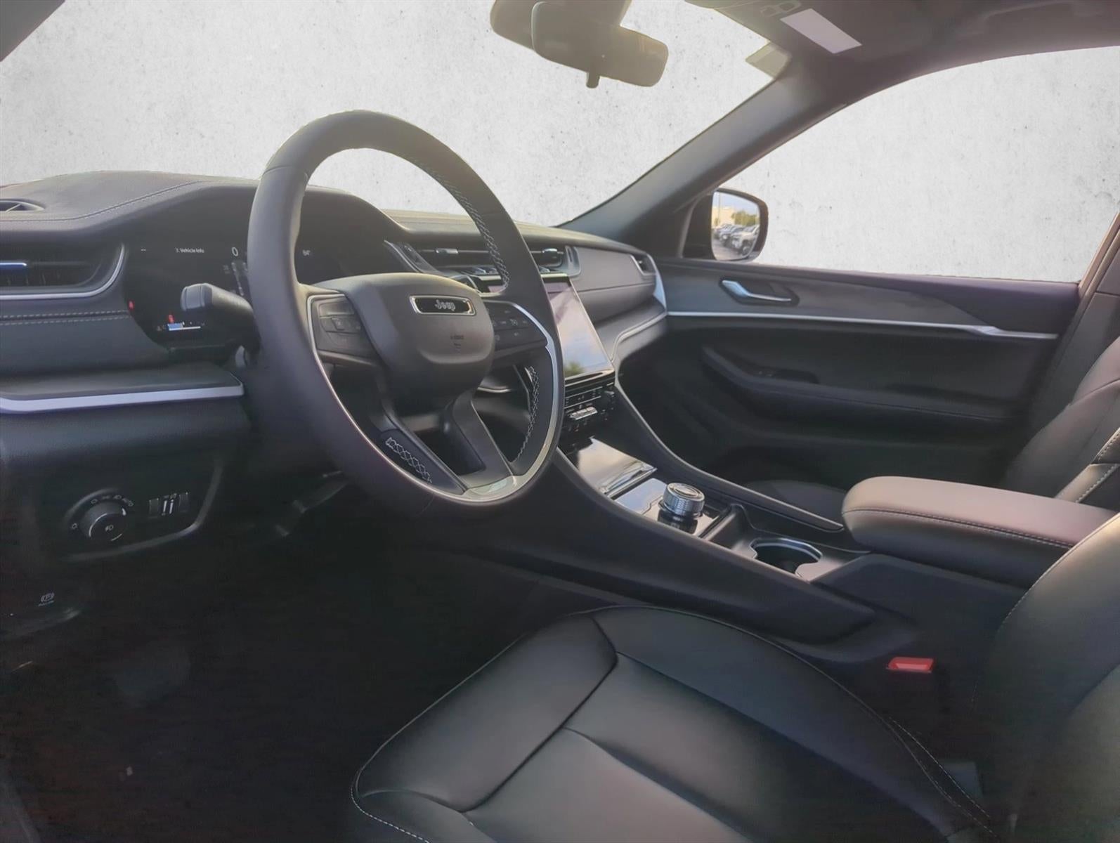 2025 Jeep Grand Cherokee Limited 4x2