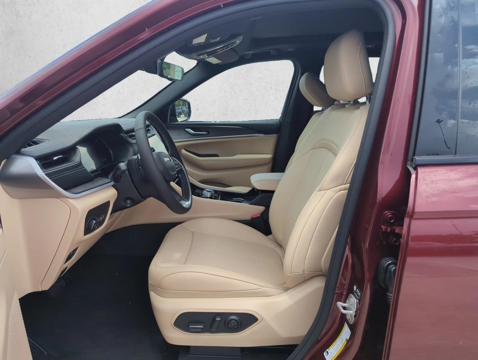 2025 Jeep Grand Cherokee Limited 4x2