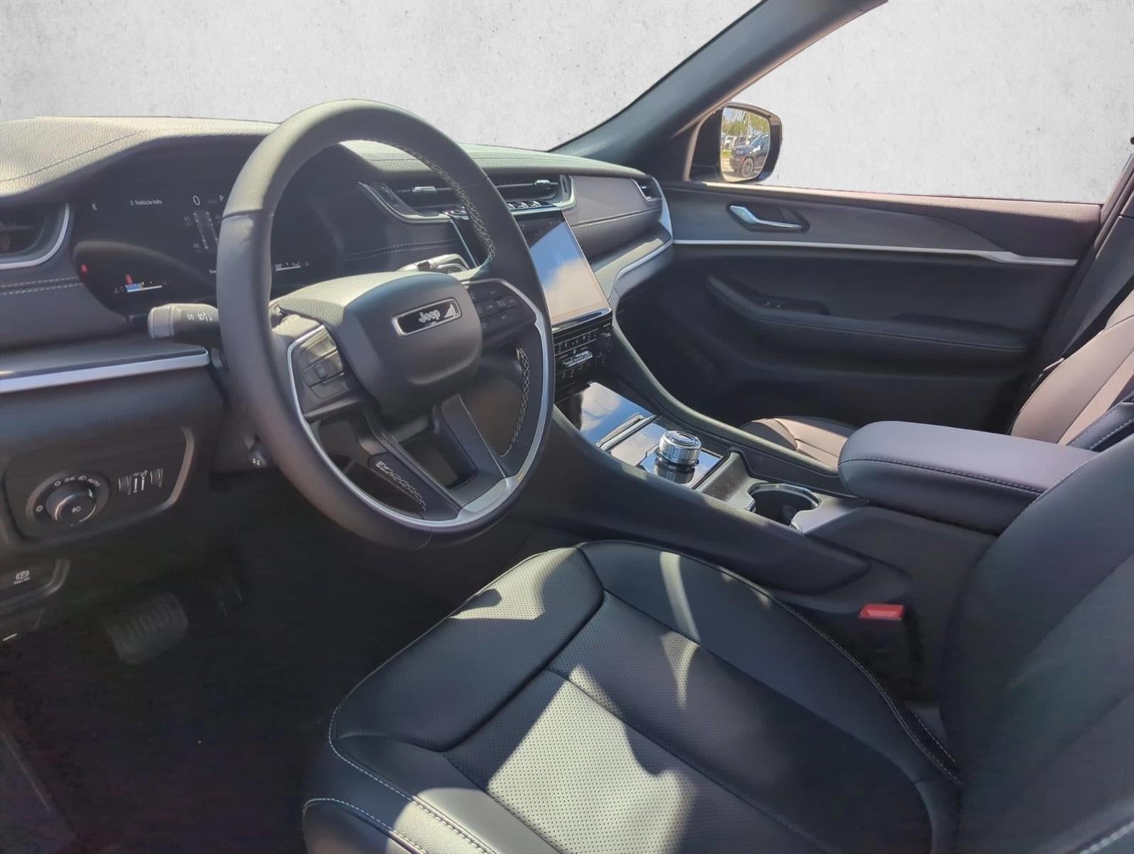 2025 Jeep Grand Cherokee Limited 4x2