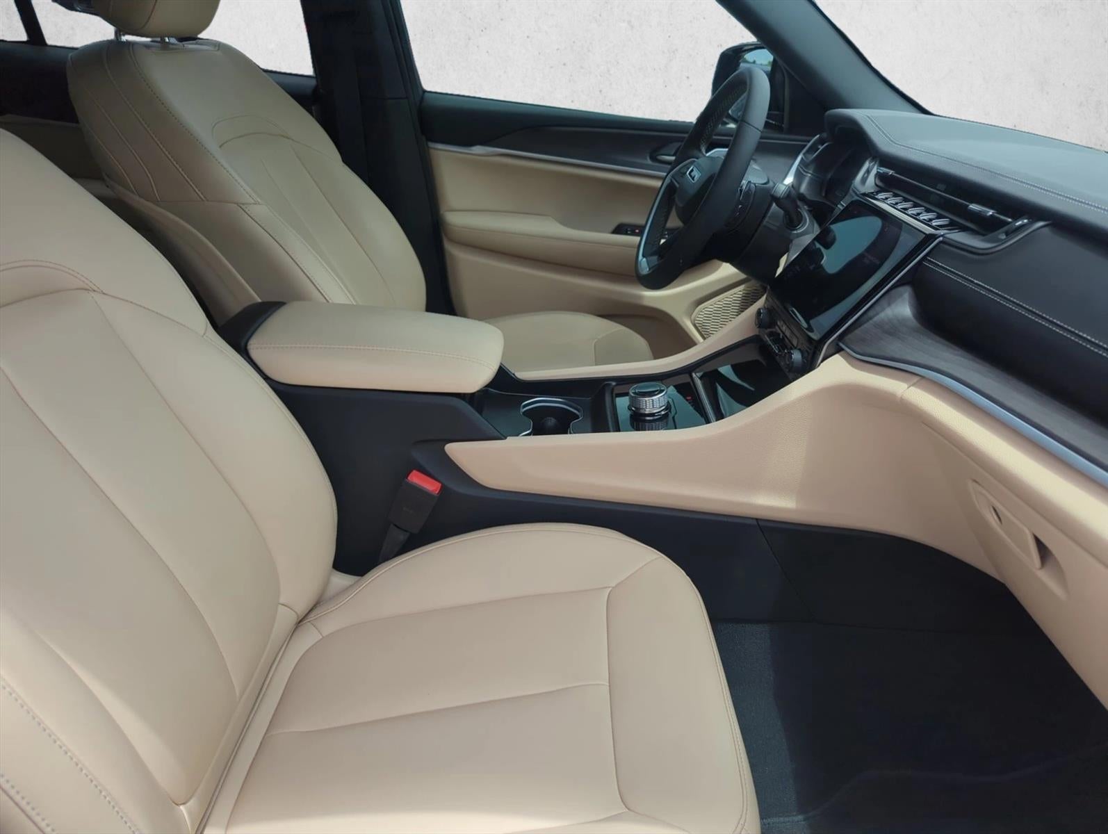 2025 Jeep Grand Cherokee Limited 4x2