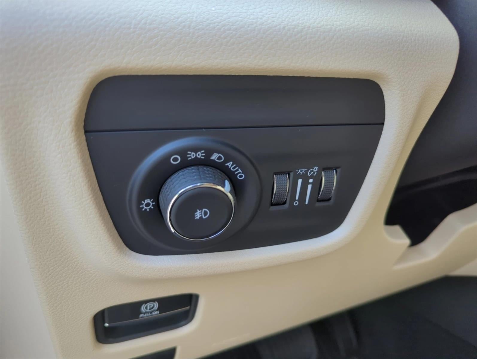 2025 Jeep Grand Cherokee Limited 4x2