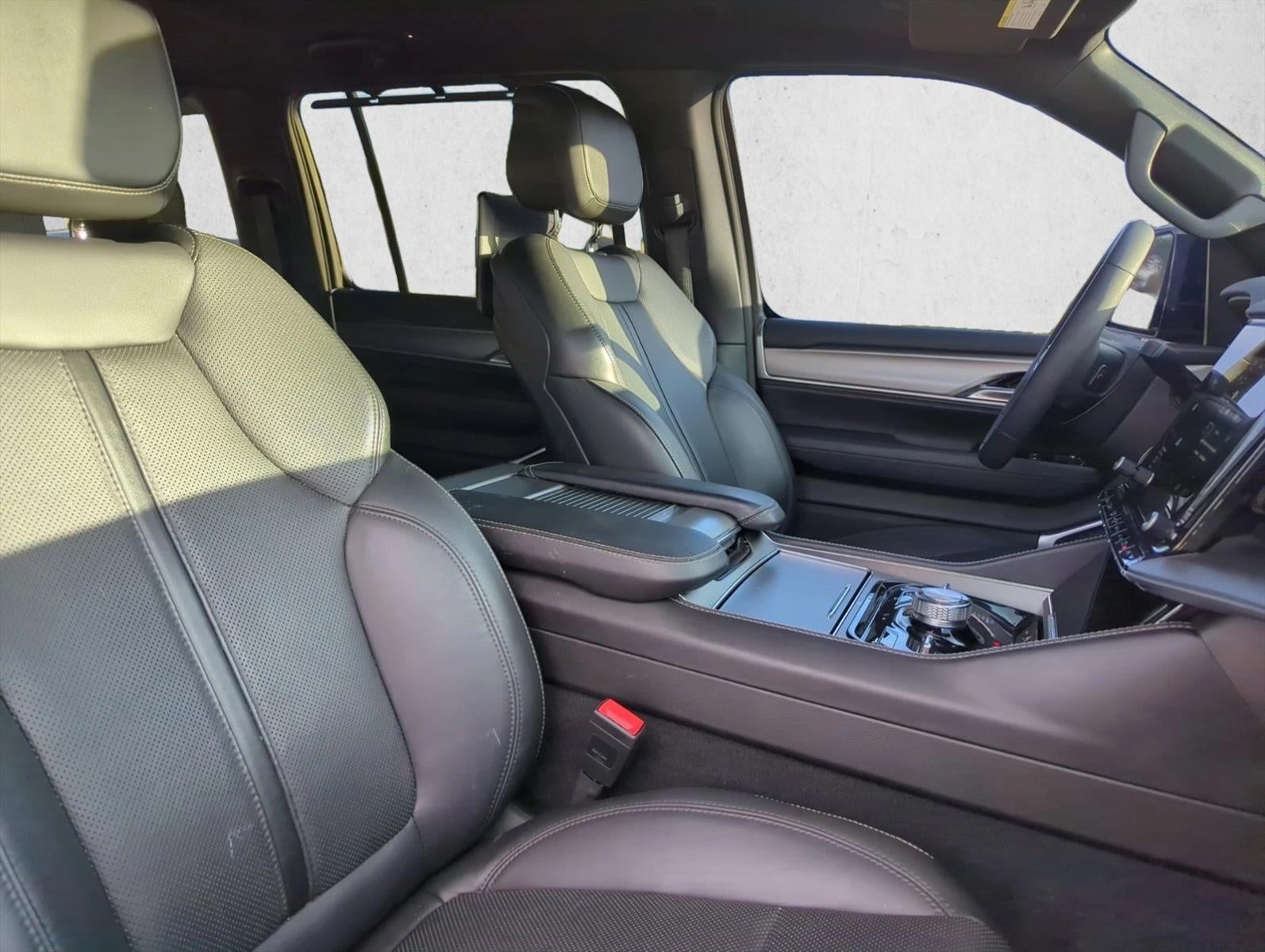 2023 Jeep Wagoneer Series II Carbide 4x4