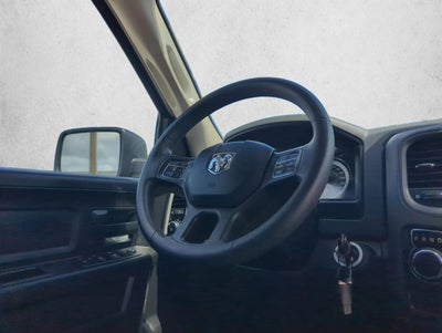 2019 RAM 1500 Classic Express 4x2 Crew Cab 5'7" Box