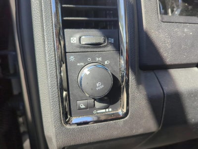 2017 RAM 1500 Night 4x4 Crew Cab 5'7" Box