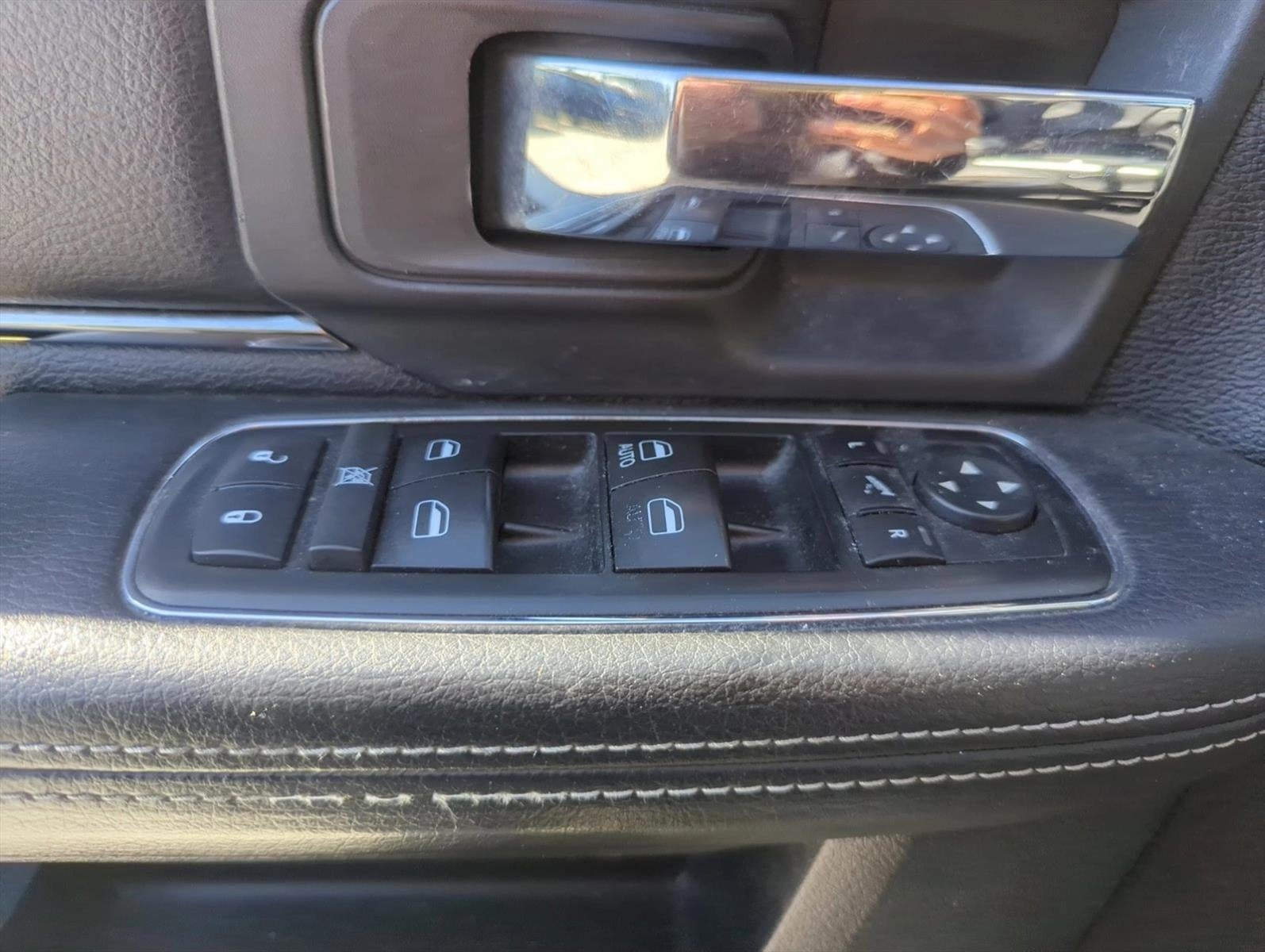 2017 RAM 1500 Night 4x4 Crew Cab 5'7" Box