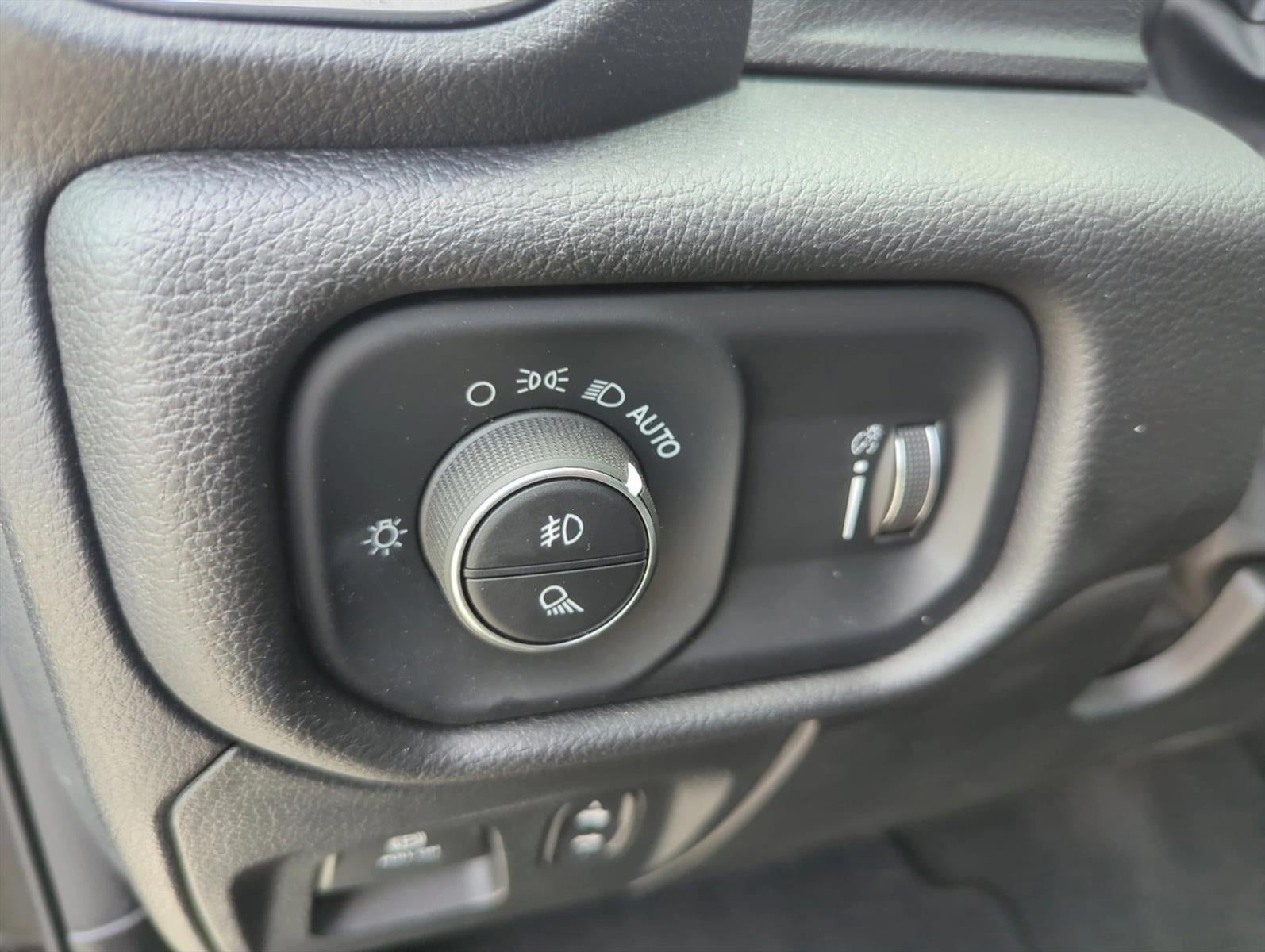 2024 RAM 1500 Big Horn 4x2 Crew Cab 5'7" Box