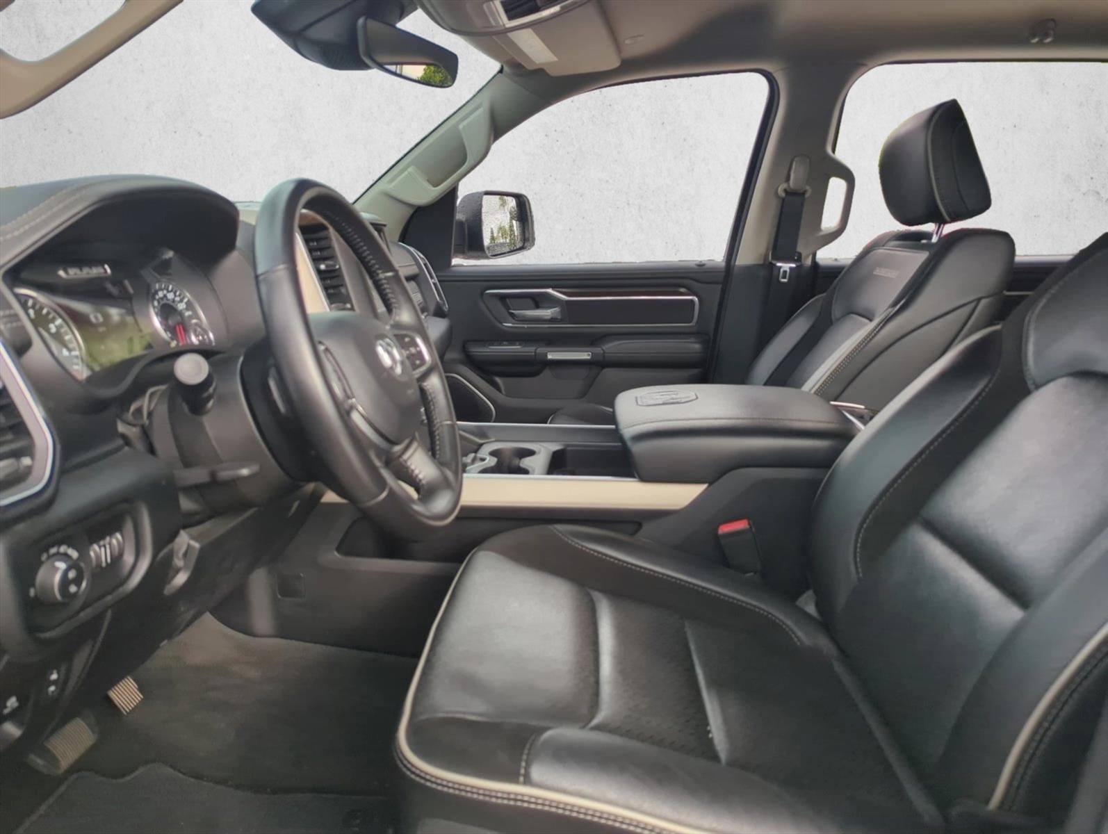 2022 RAM 1500 Laramie 4x2 Crew Cab 5'7" Box