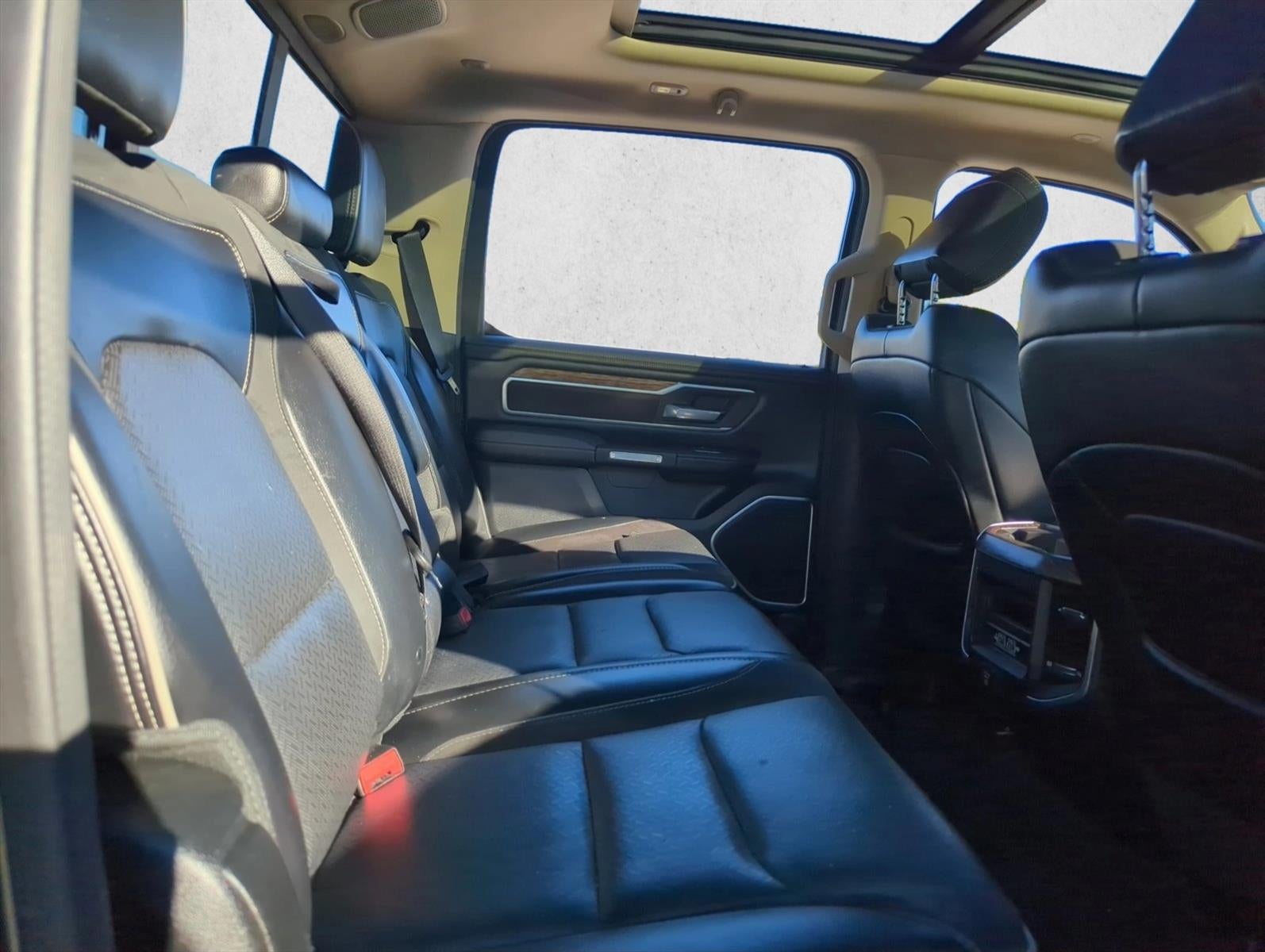 2020 RAM 1500 Laramie 4x2 Crew Cab 5'7" Box