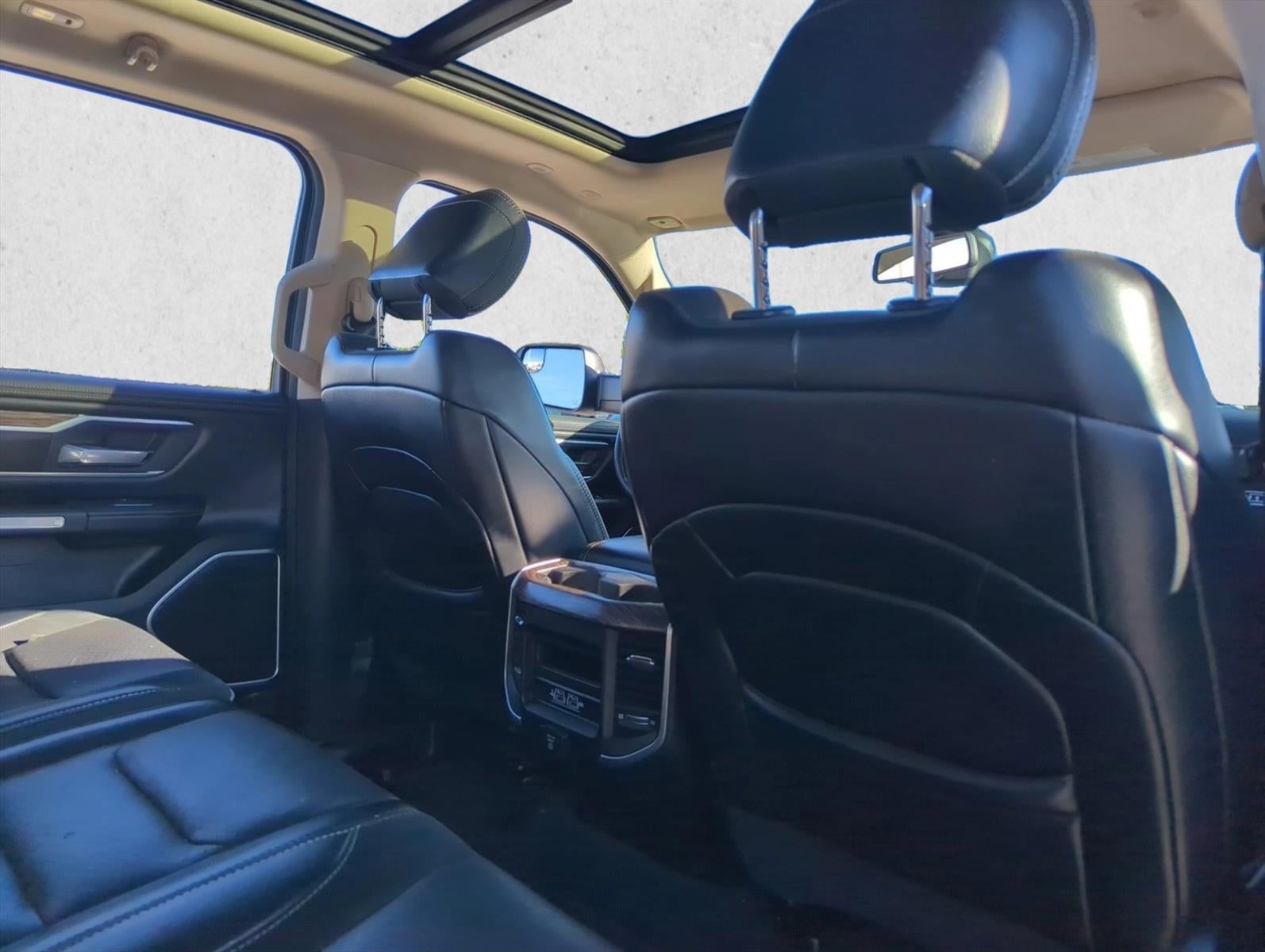 2020 RAM 1500 Laramie 4x2 Crew Cab 5'7" Box