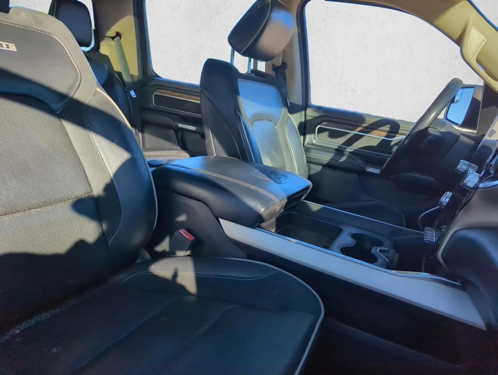 2020 RAM 1500 Laramie 4x2 Crew Cab 5'7" Box