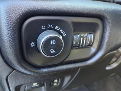 2020 RAM 1500 Laramie 4x2 Crew Cab 5'7" Box