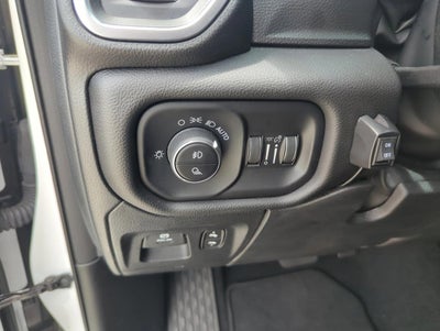 2025 RAM 1500 Big Horn 4x4 Crew Cab 5'7" Box
