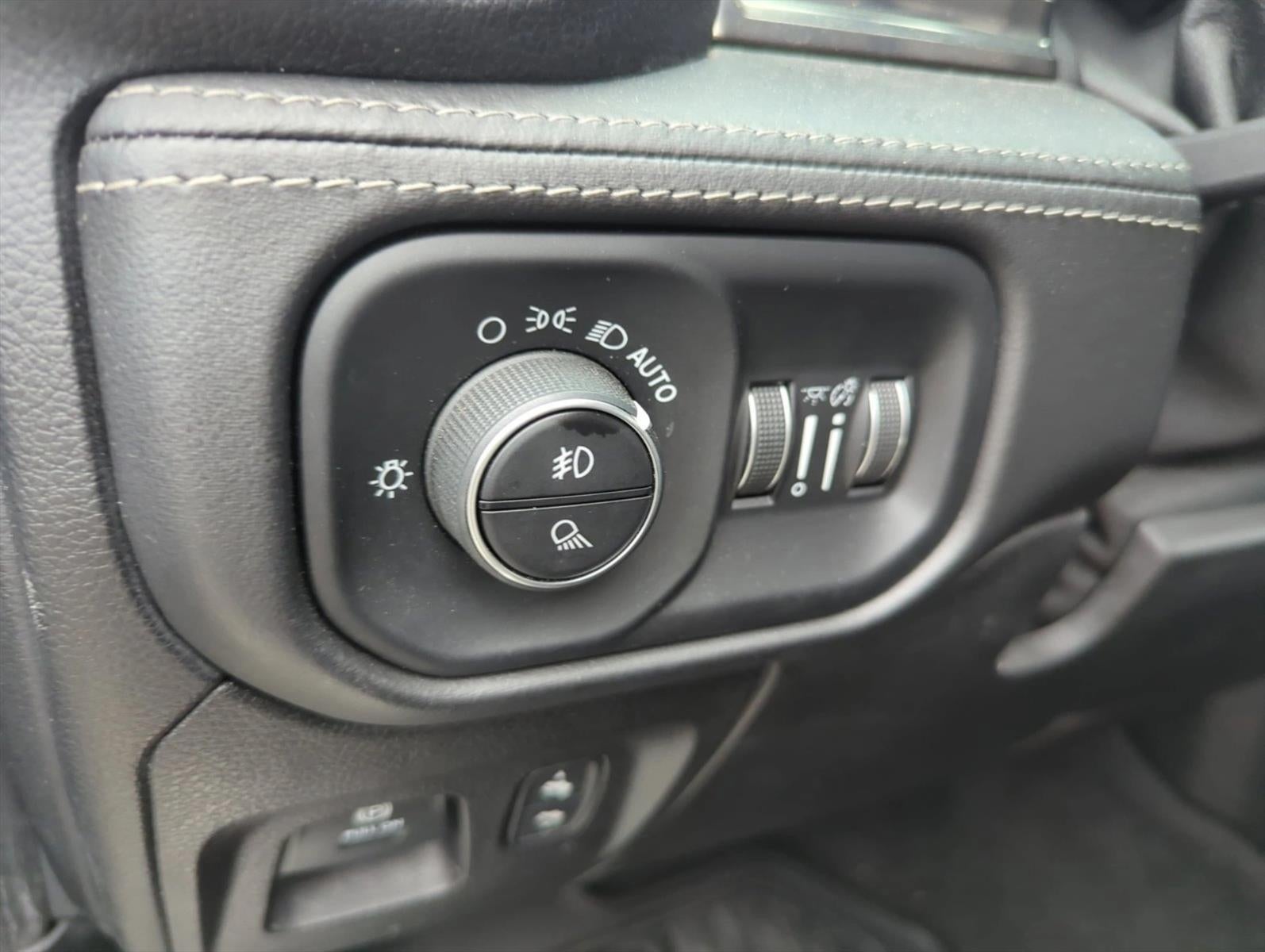 2020 RAM 1500 Limited 4x4 Crew Cab 5'7" Box