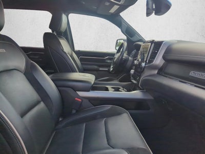 2020 RAM 1500 Laramie 4x4 Crew Cab 5'7" Box