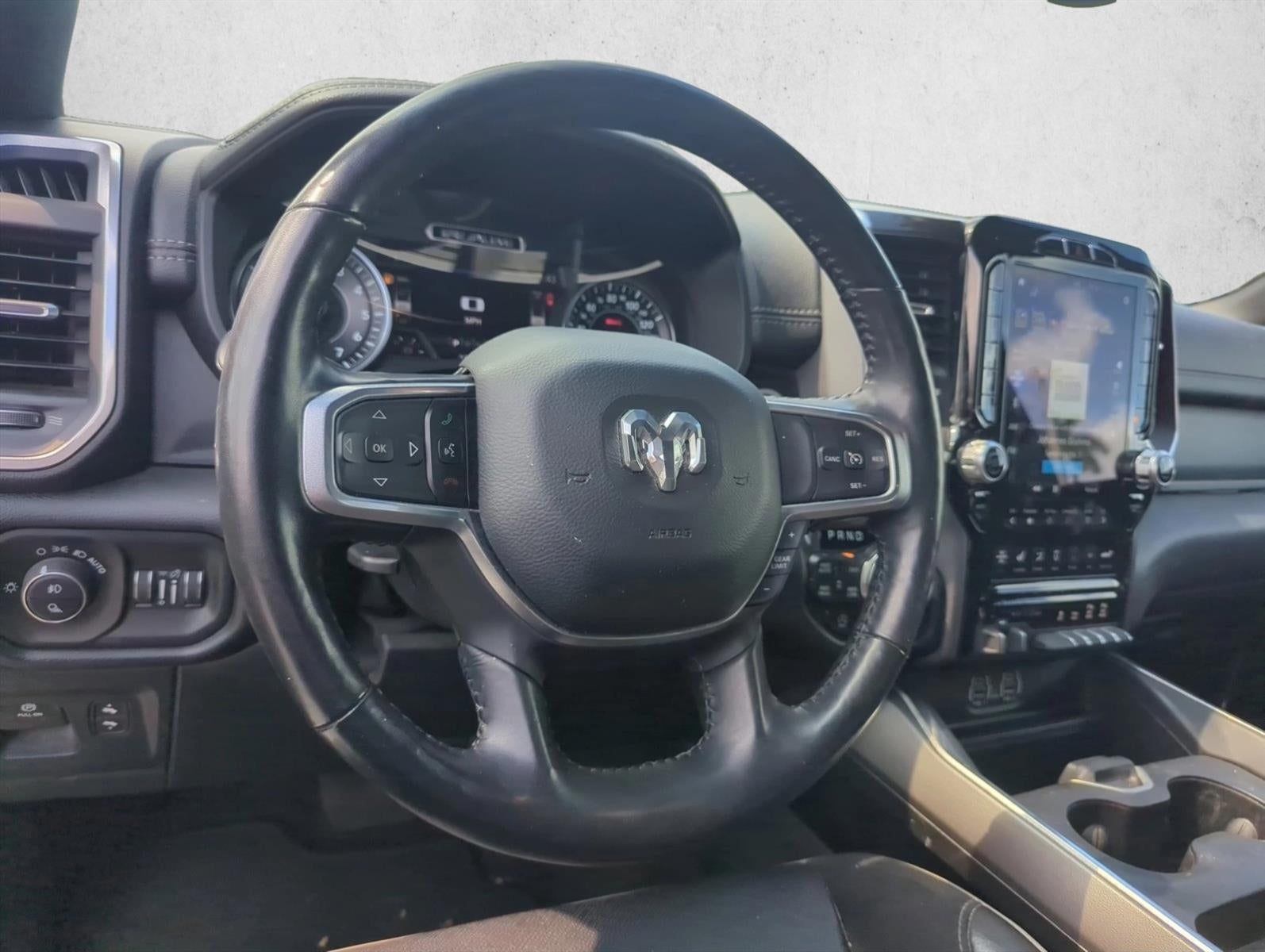 2020 RAM 1500 Laramie 4x4 Crew Cab 5'7" Box