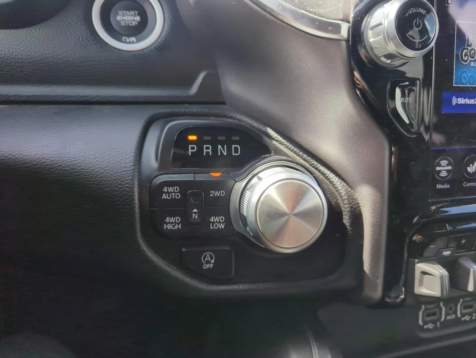 2020 RAM 1500 Laramie 4x4 Crew Cab 5'7" Box