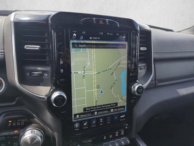 2020 RAM 1500 Laramie 4x4 Crew Cab 5'7" Box