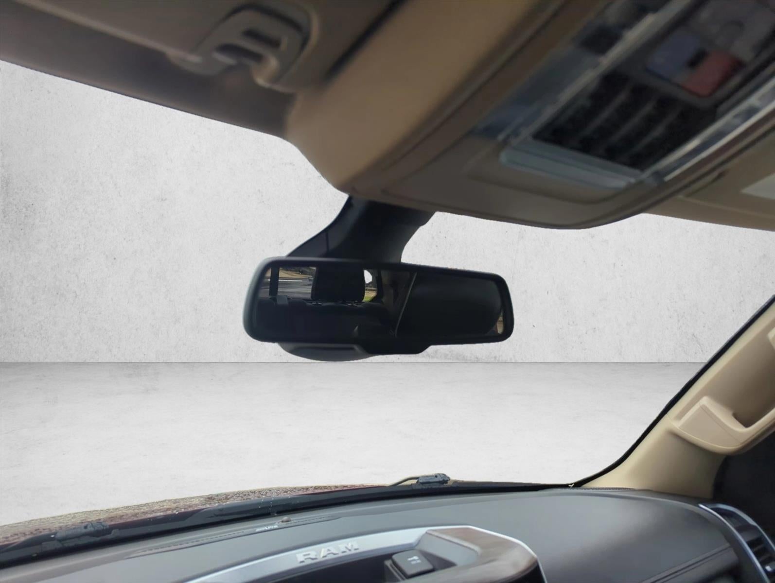 2019 RAM 1500 Laramie 4x4 Crew Cab 5'7" Box