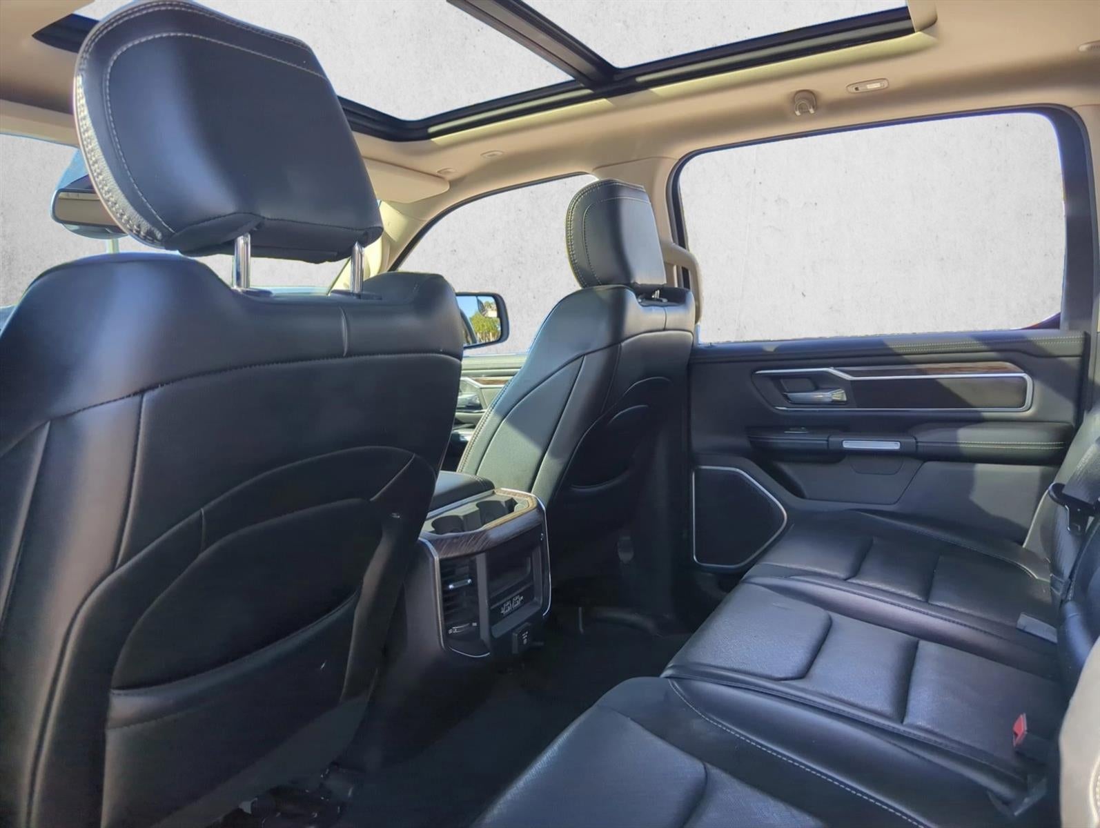 2019 RAM 1500 Laramie 4x4 Crew Cab 5'7" Box