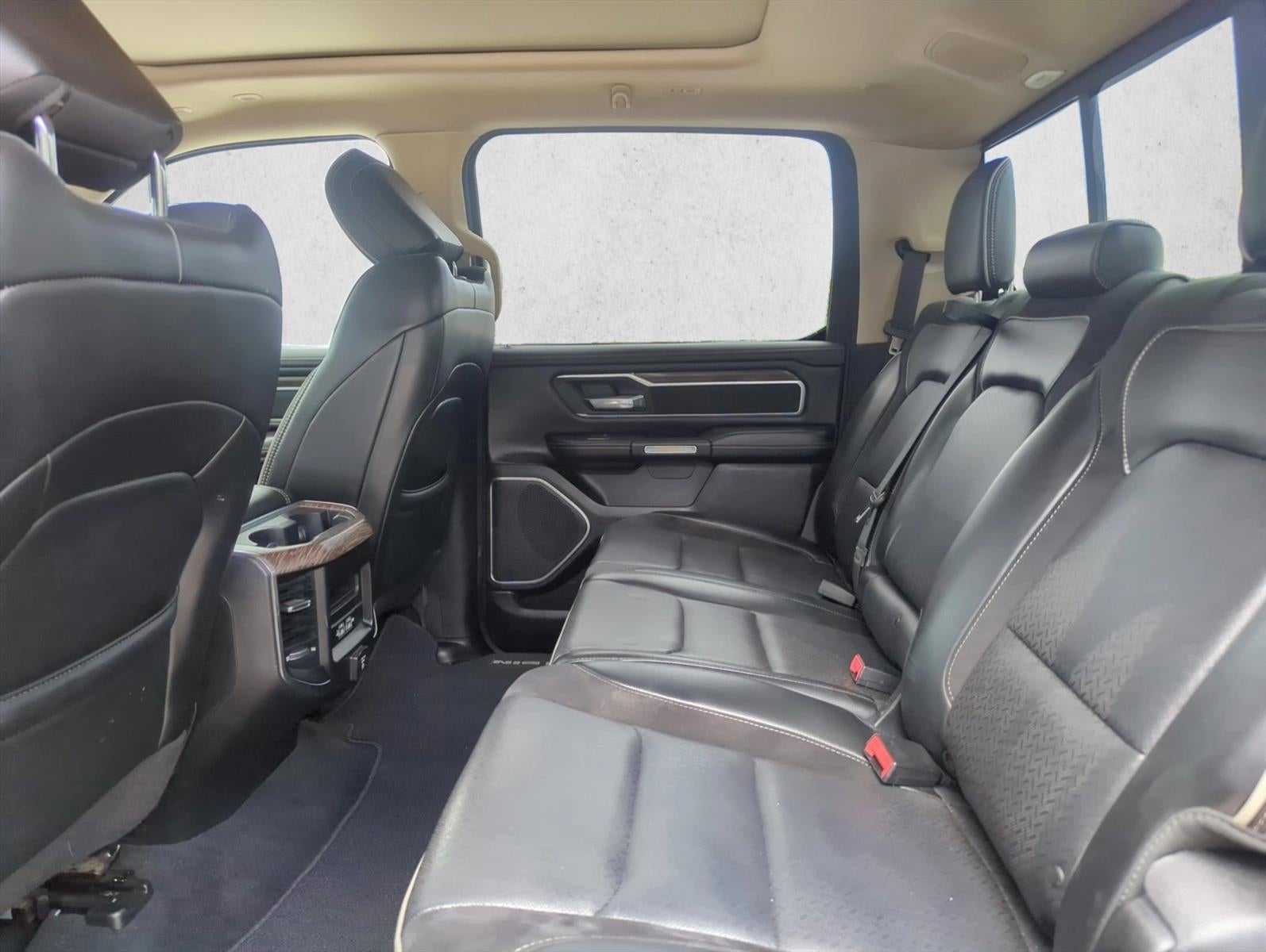 2019 RAM 1500 Laramie 4x4 Crew Cab 5'7" Box