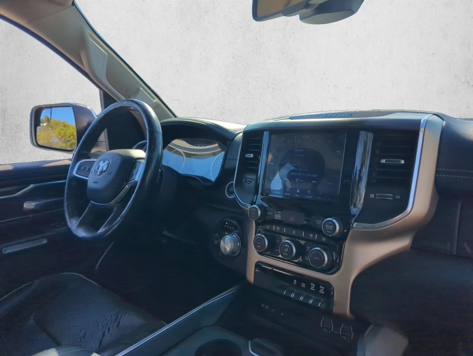 2019 RAM 1500 Laramie 4x4 Crew Cab 5'7" Box