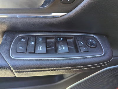 2019 RAM 1500 Laramie 4x4 Crew Cab 5'7" Box