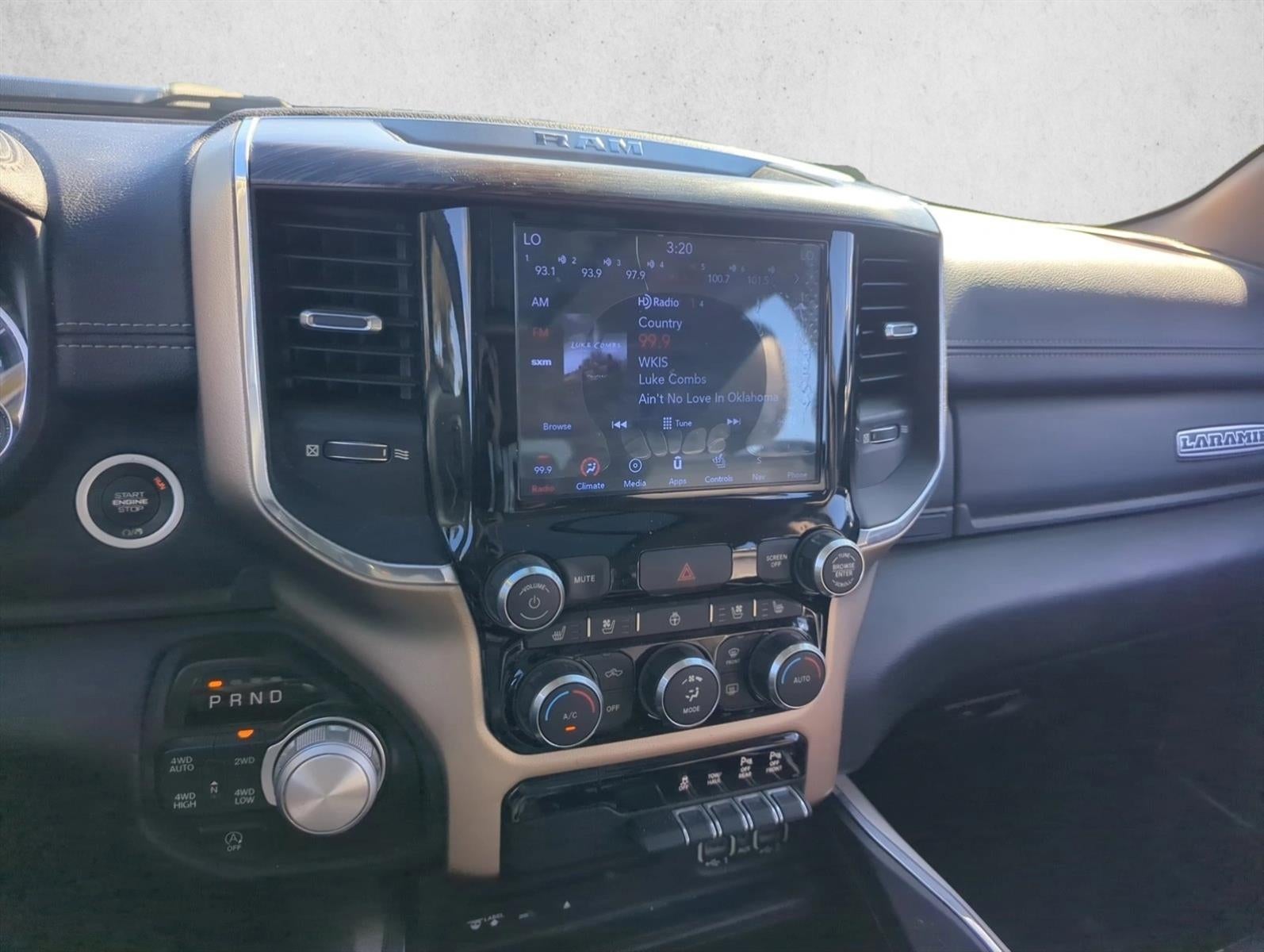 2019 RAM 1500 Laramie 4x4 Crew Cab 5'7" Box