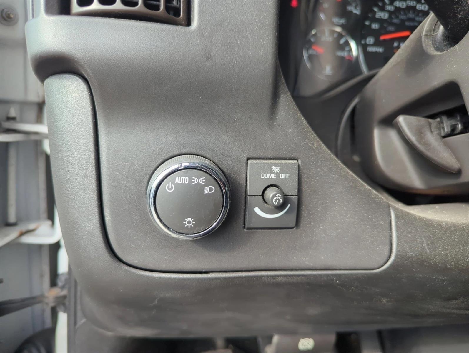 2019 Chevrolet Express Passenger 3500 Extended Wheelbase Rear-Wheel Drive 1LT