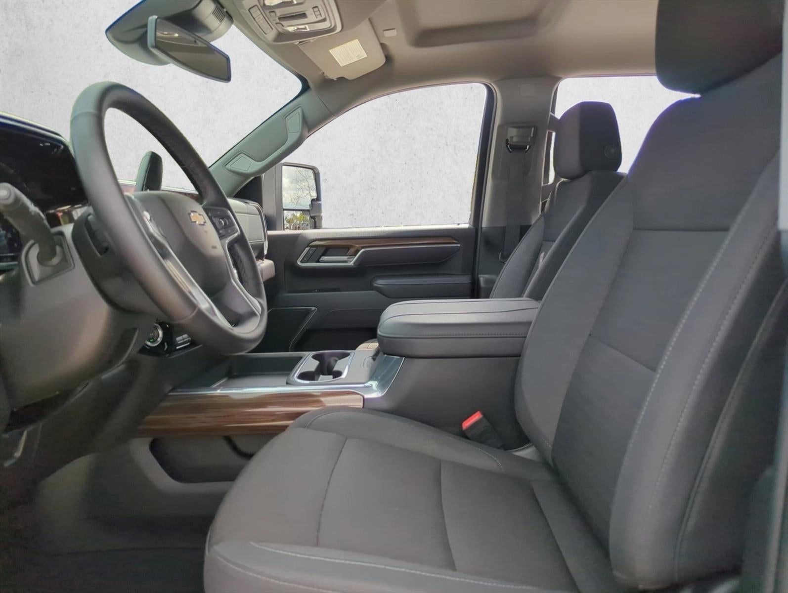 2025 Chevrolet Silverado 3500 HD Crew Cab Long Box 4-Wheel Drive LT