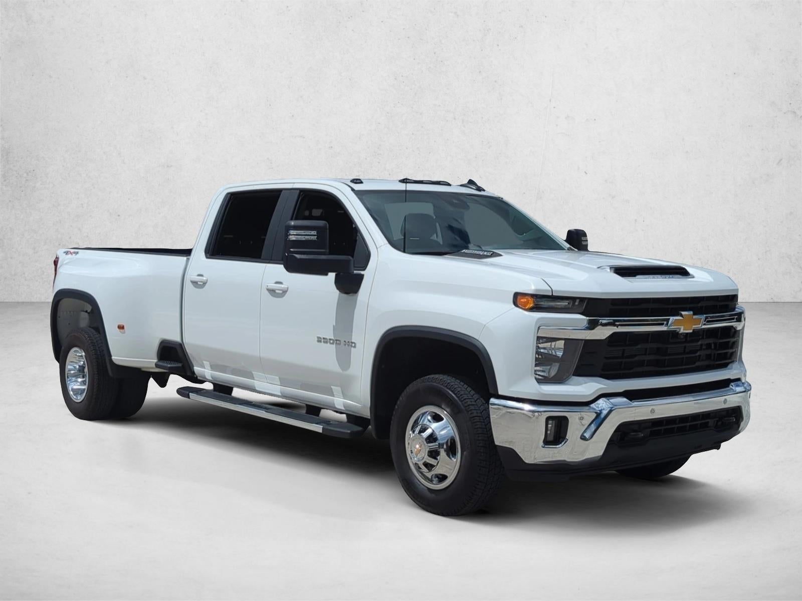 2025 Chevrolet Silverado 3500 HD Crew Cab Long Box 4-Wheel Drive LT