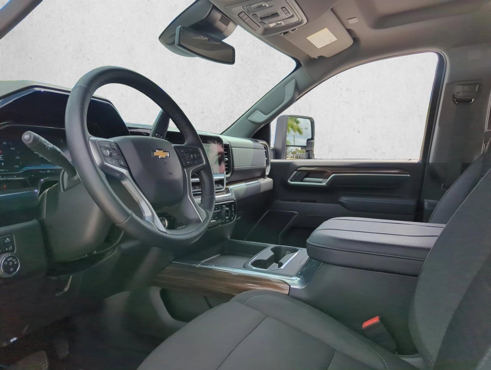 2025 Chevrolet Silverado 3500 HD Crew Cab Long Box 4-Wheel Drive LT