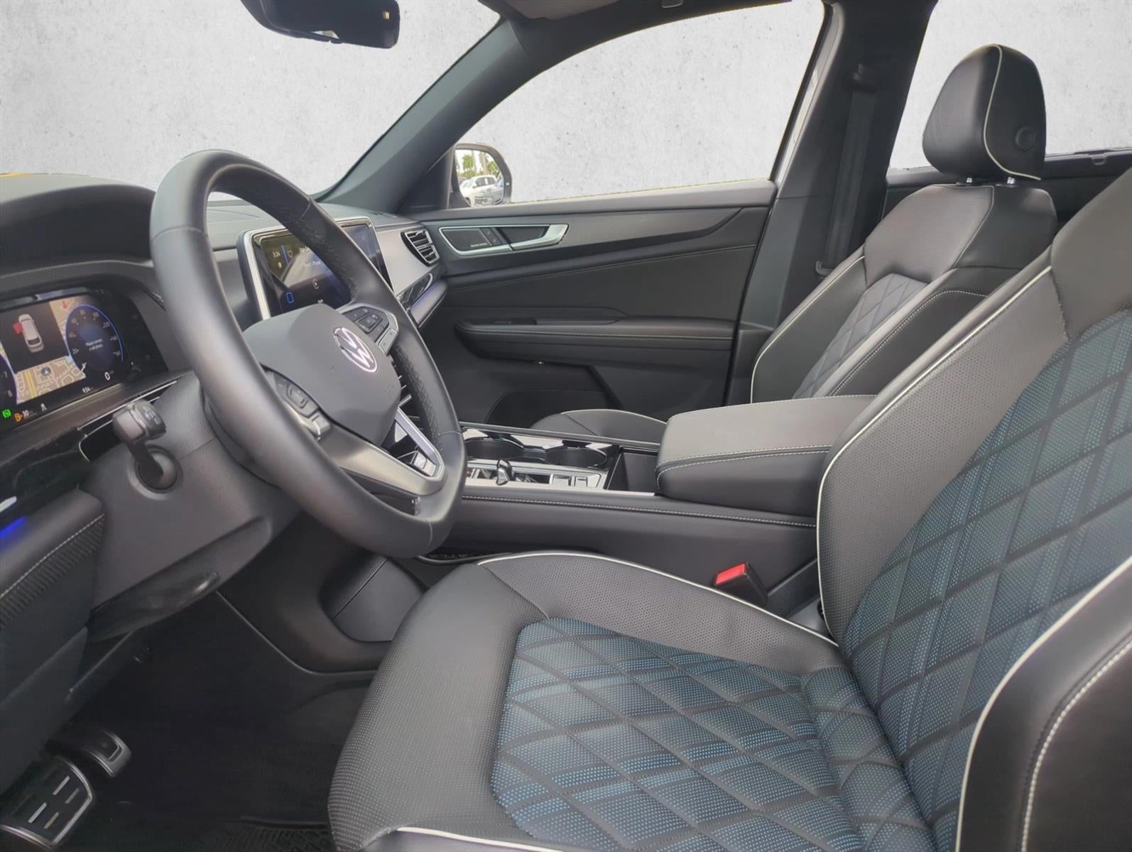 2025 Volkswagen Atlas Cross Sport 2.0T SEL Premium R-Line 4MOTION