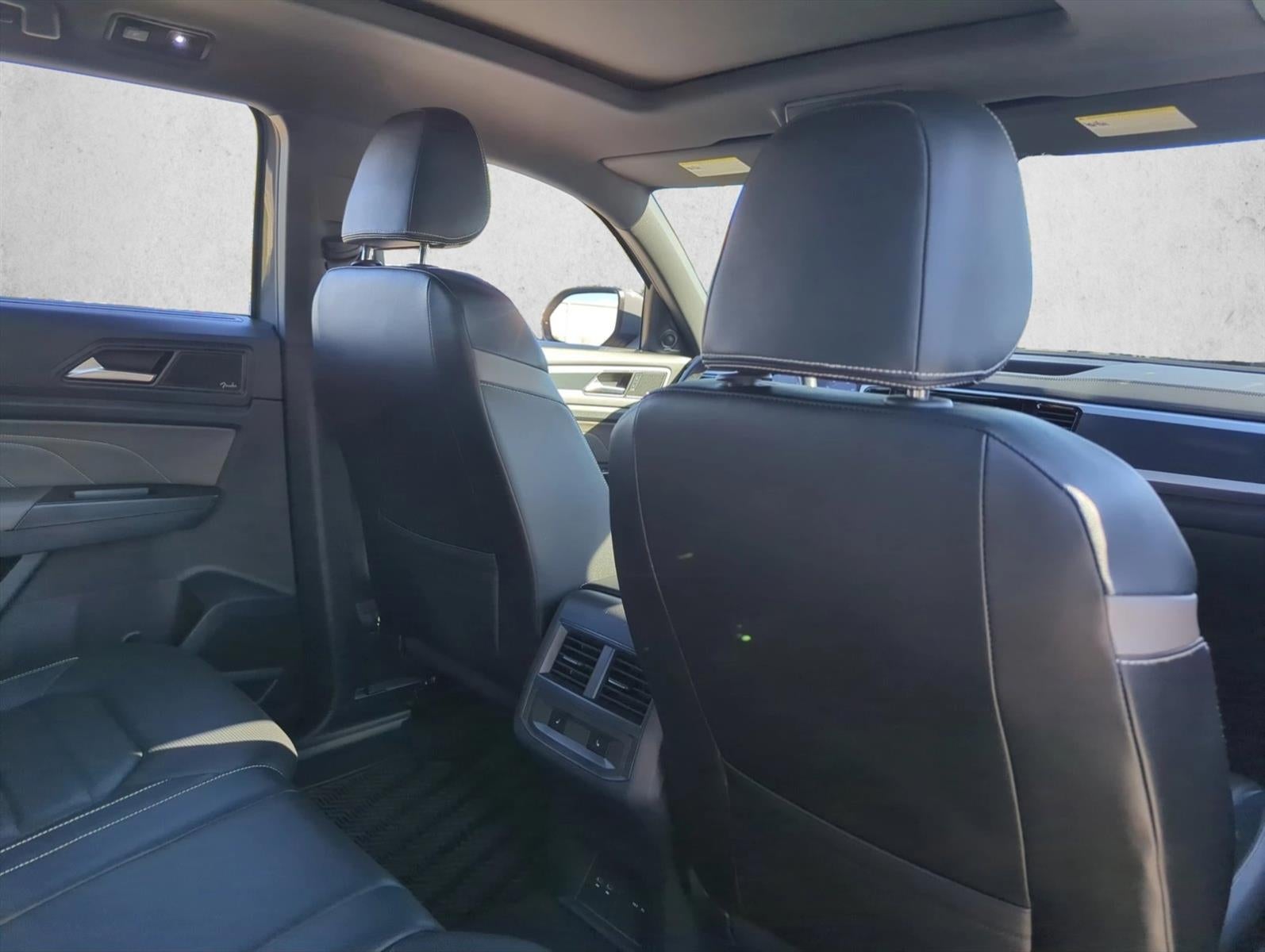 2023 Volkswagen Atlas Cross Sport 3.6L V6 SEL Premium R-Line 4MOTION