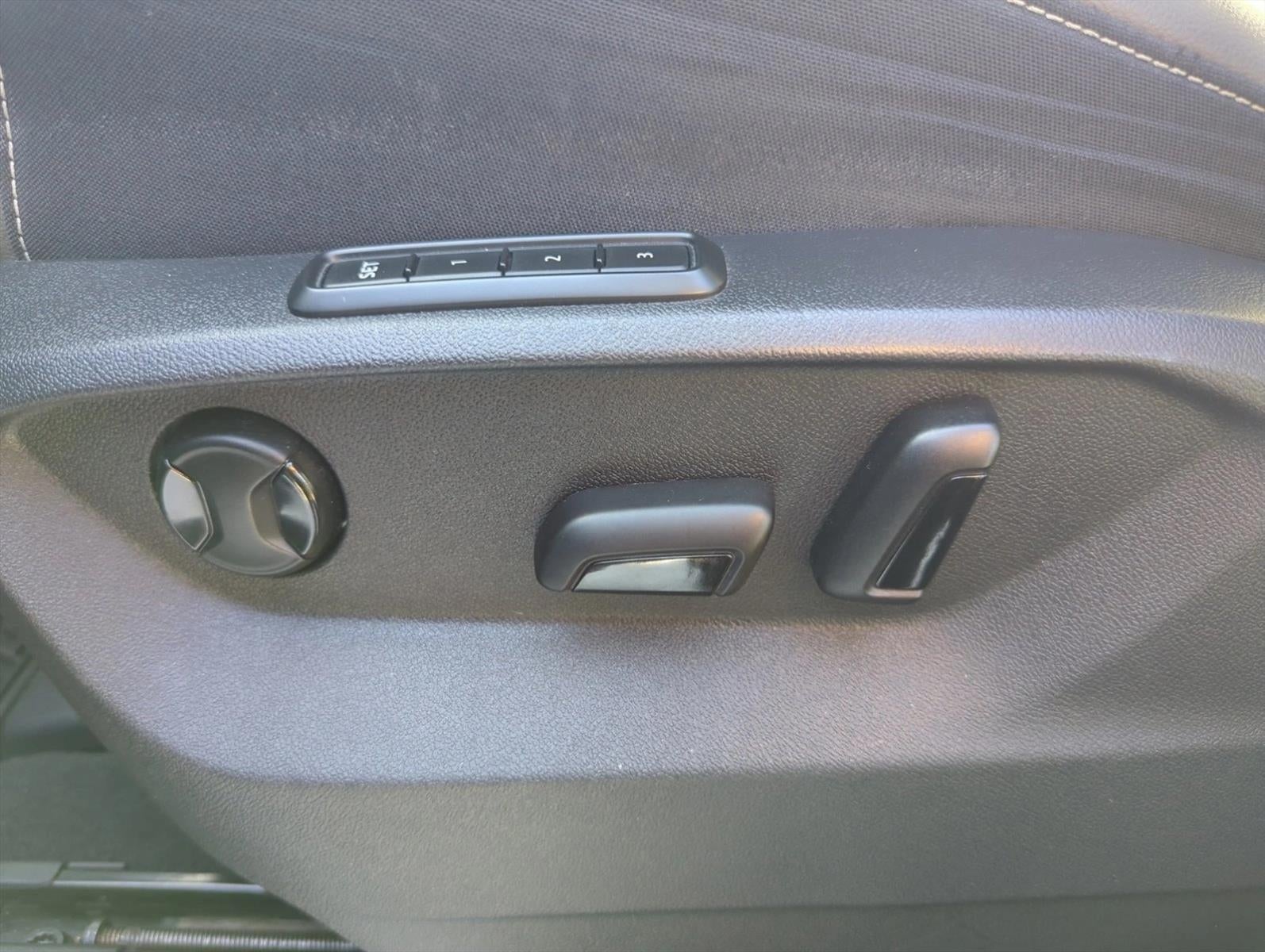 2023 Volkswagen Atlas Cross Sport 3.6L V6 SEL Premium R-Line 4MOTION