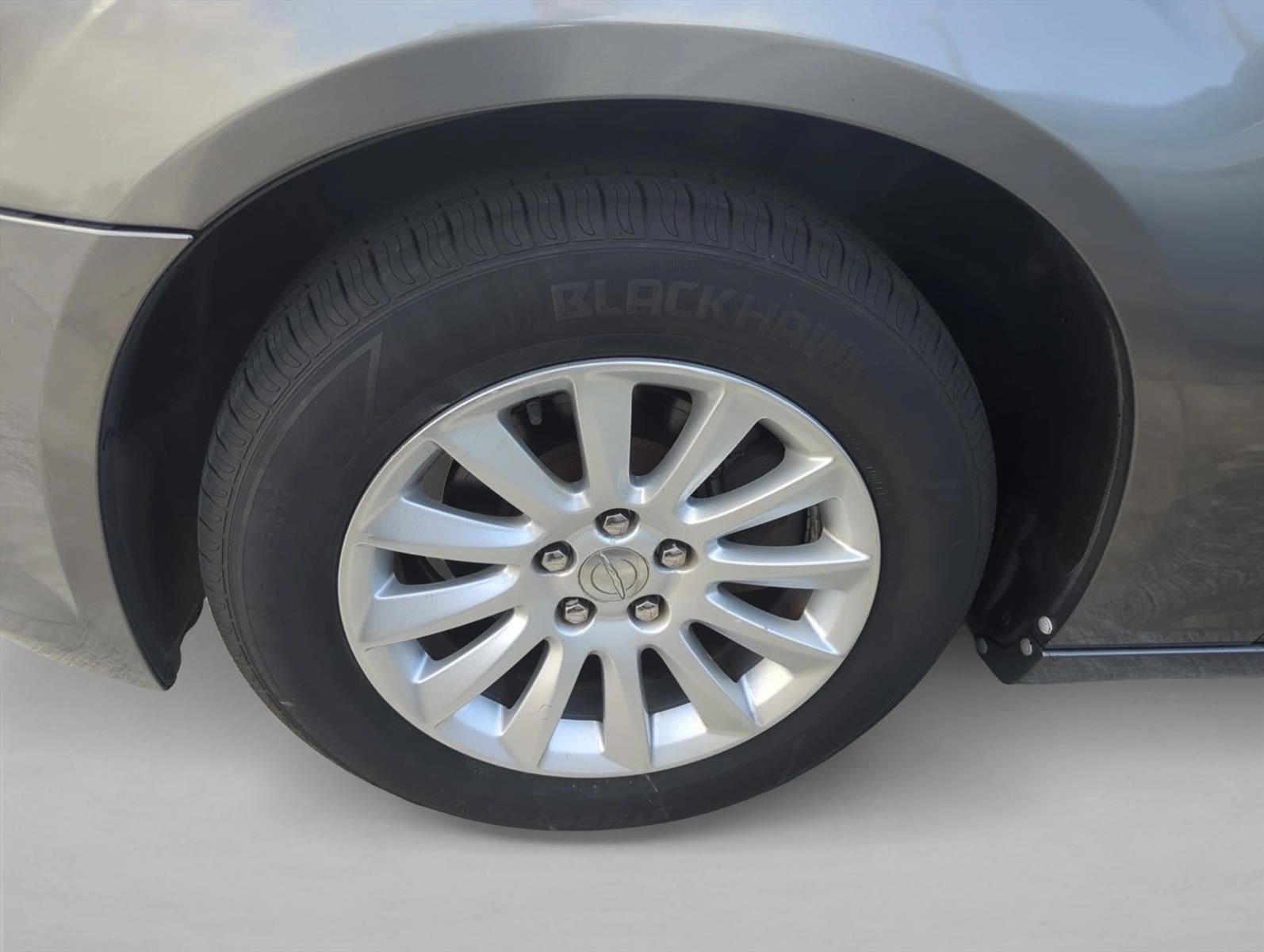 2011 Chrysler 300 4dr Sdn Limited RWD